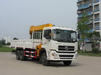 廂長(zhǎng)8.4米隨車(chē)吊｜天龍8噸、10噸、12噸隨車(chē)吊