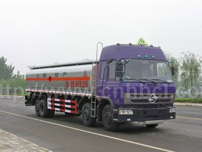 東風(fēng)神宇前四后六油罐車(chē)